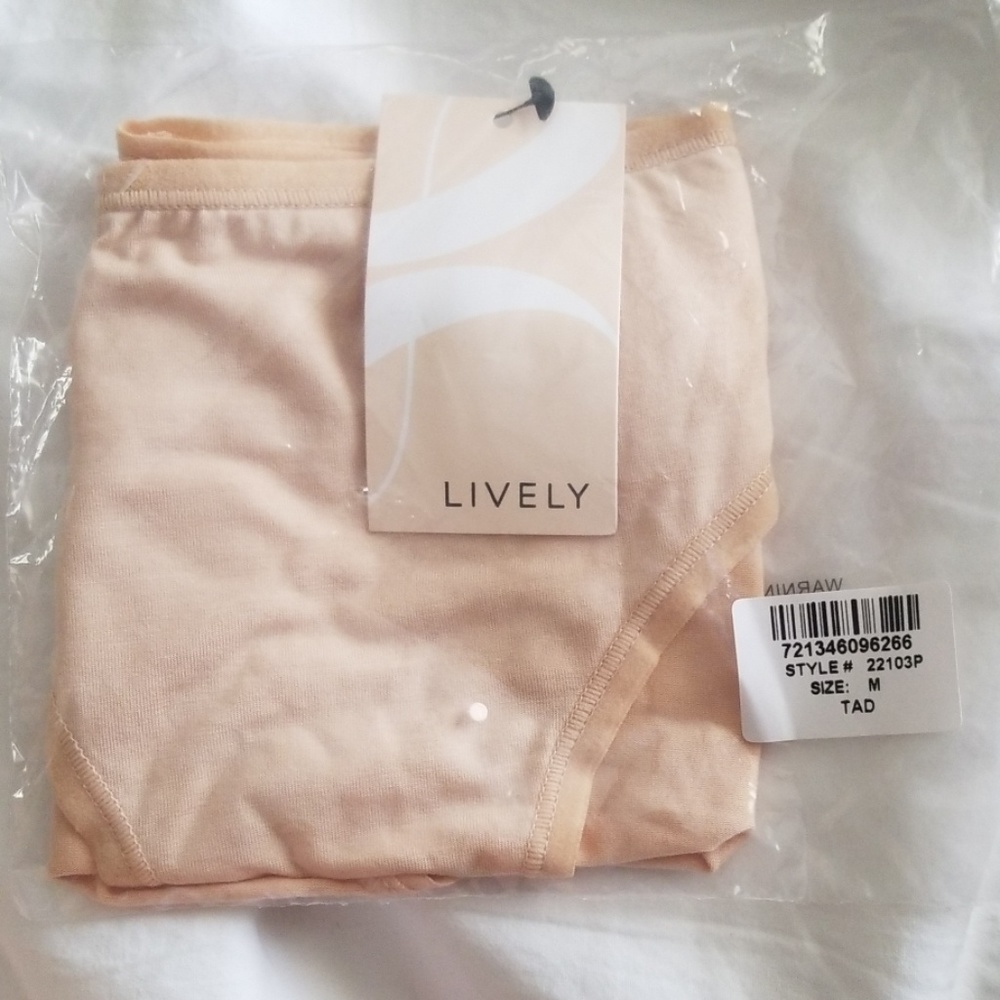 Low rise nude bikini panties